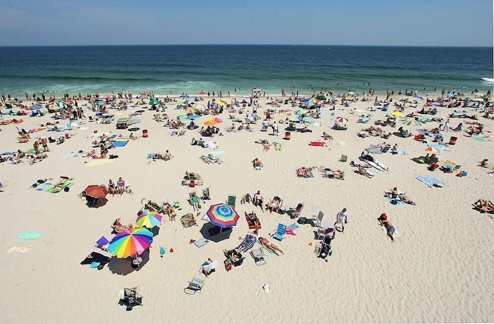 HC-127 Beach Haus Beach
