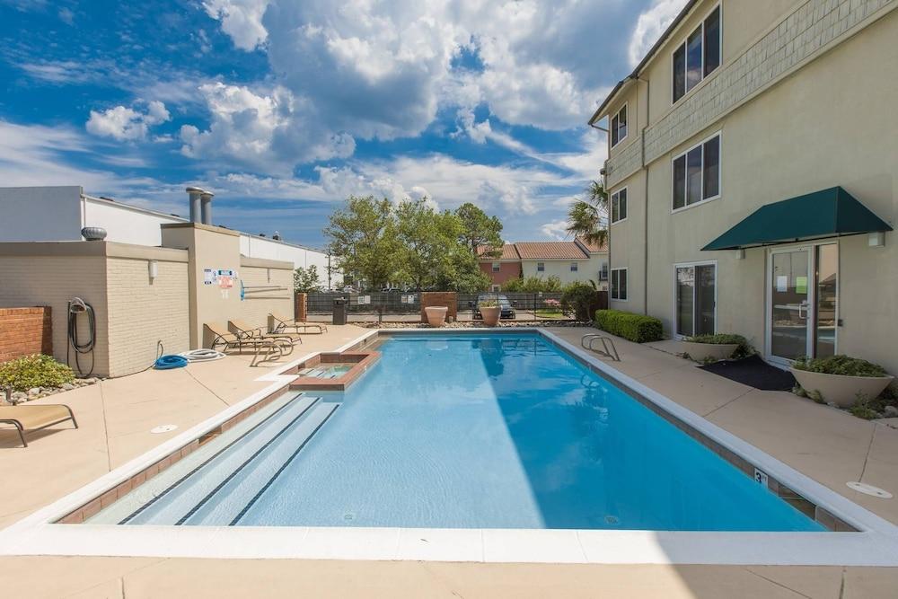 بلايا رانا 114 تو بيد روم كوندو باي ريدونينج زحليقة مائية