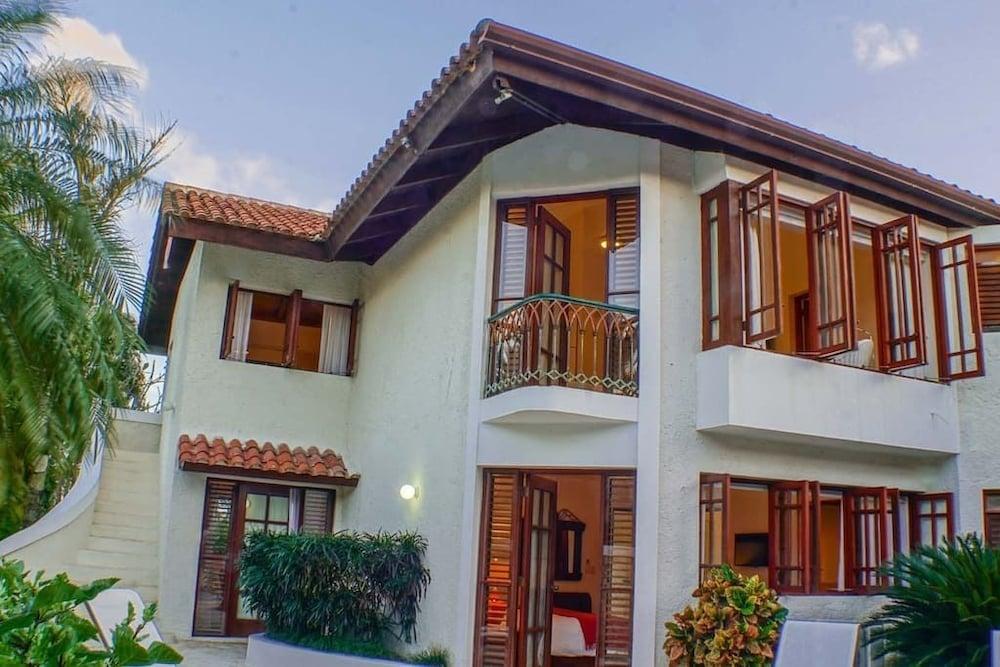4BR Villa Las Piñas CasadeCampo by ASVR