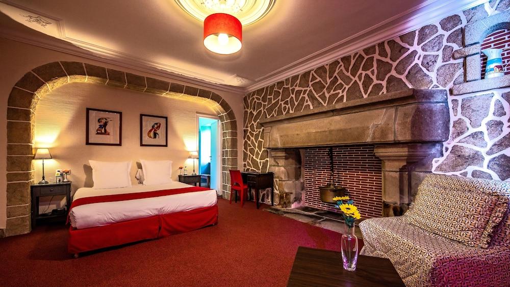 Logis Auberge de Kerveoc'h Room