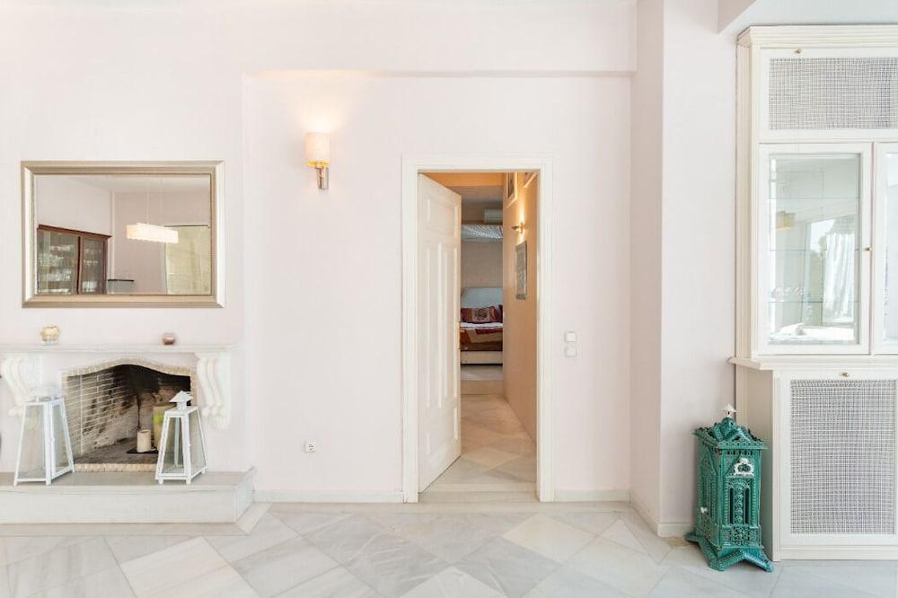 فيلا أرتيميس بالقرب من مطار أثينا