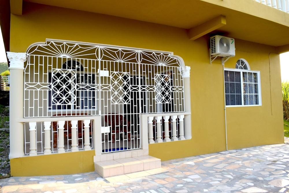 كوزي لوكال إن المنطقة الخارجية