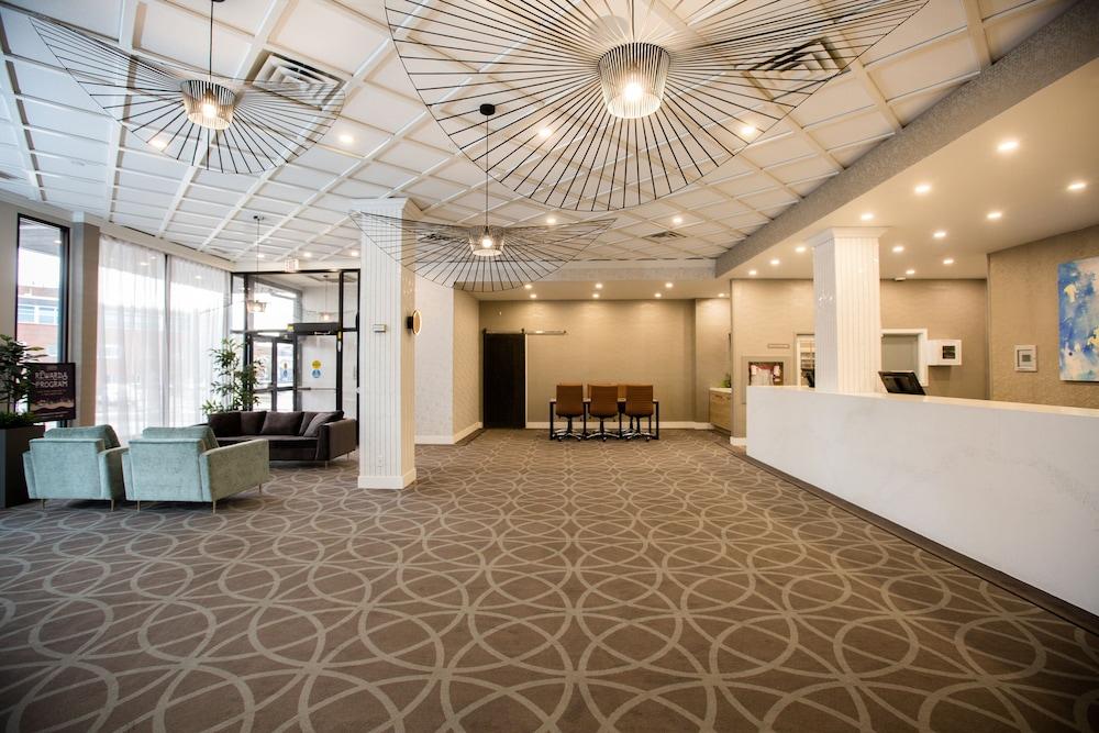 Sandman Signature Lethbridge Lodge Lobby Lounge