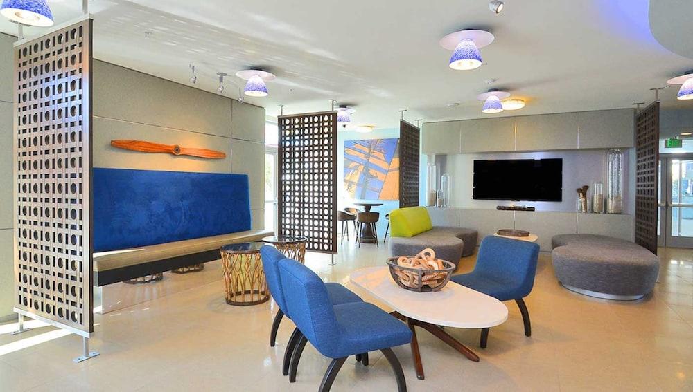 جلوبال لاكشري سويتس في مارينا ديل راي داخلي