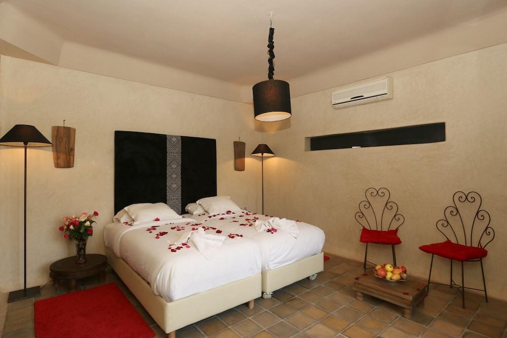 Villa Spacious Suites, Terraces Pool With Atlas View for Large Groups Room