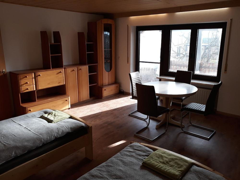 مونتيرز. آند فيفو جي. كليمنت فيختفانجن