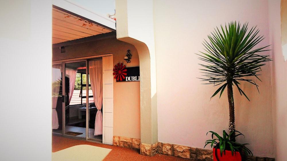 Glenluce Guesthouse Exterior