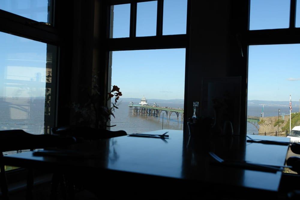 The Moon and Sixpence Interior