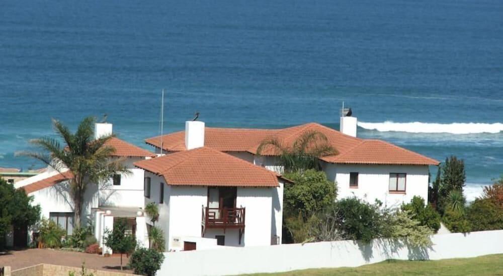 ميلكهوتكلوف جيست هاوس