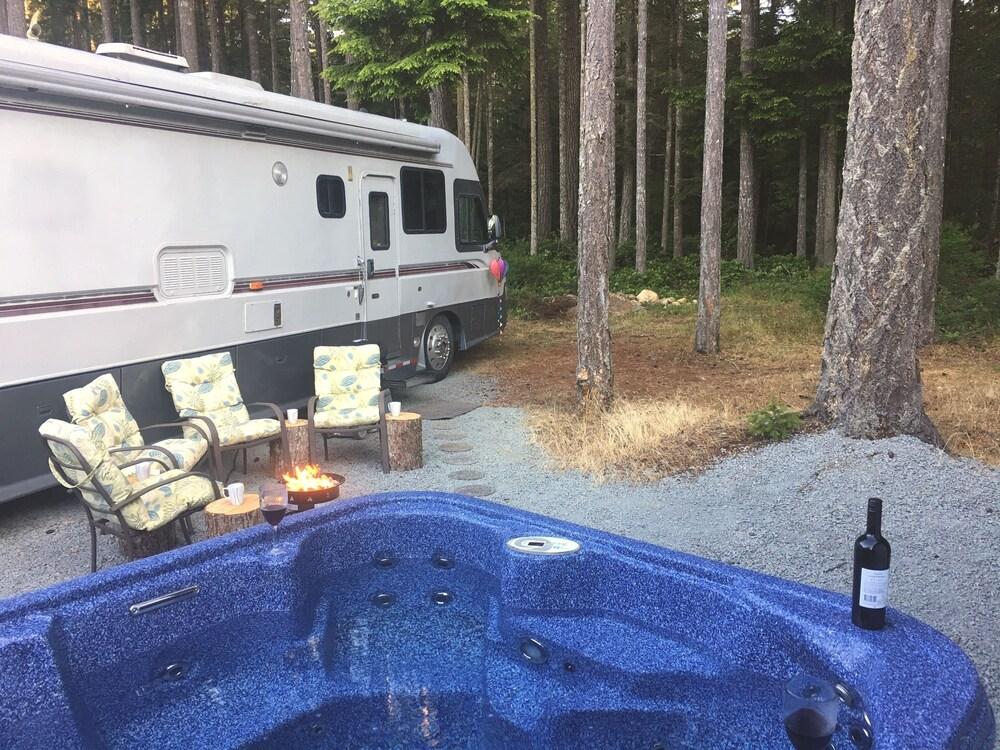 ذا جرايت إسكايب شيرلي ويذ هوت توب مغطس سبا مكشوف