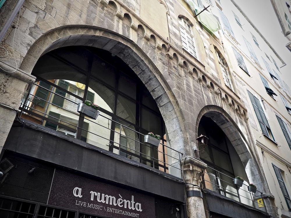 لوسوزو لوفت دي جوستينياني أكواريو المنطقة الخارجية