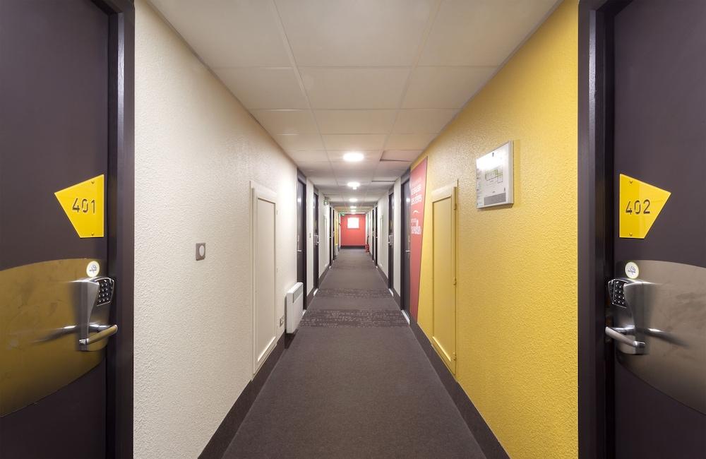 بي آند بي هوتل شامبيري لا كاسين داخلي