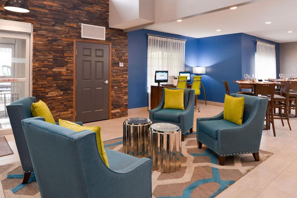 Four Points by Sheraton Mt Prospect O'Hare Lobby Sitting Area