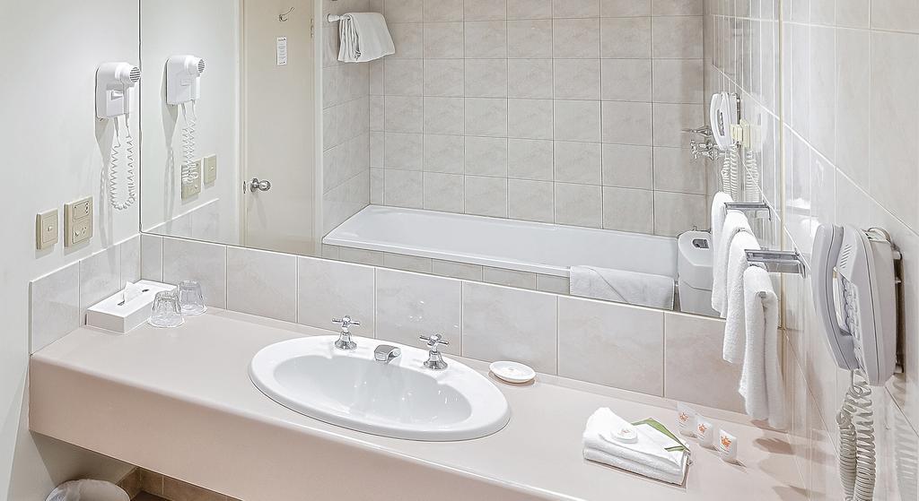 باي فيو أون ذا بارك أخرى