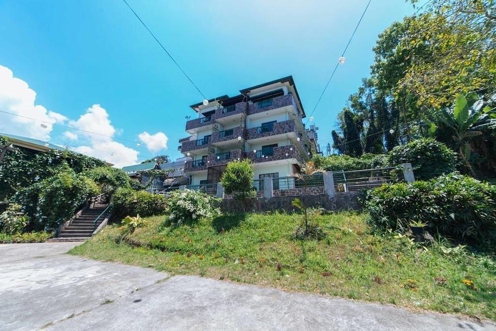 MC Mountain Home Apartelle Exterior