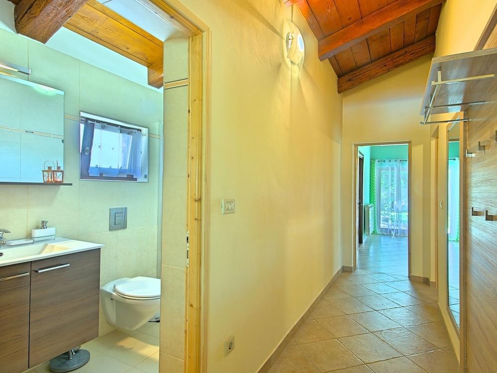Beautiful Villa in Višnjan With Swimming Pool Reception