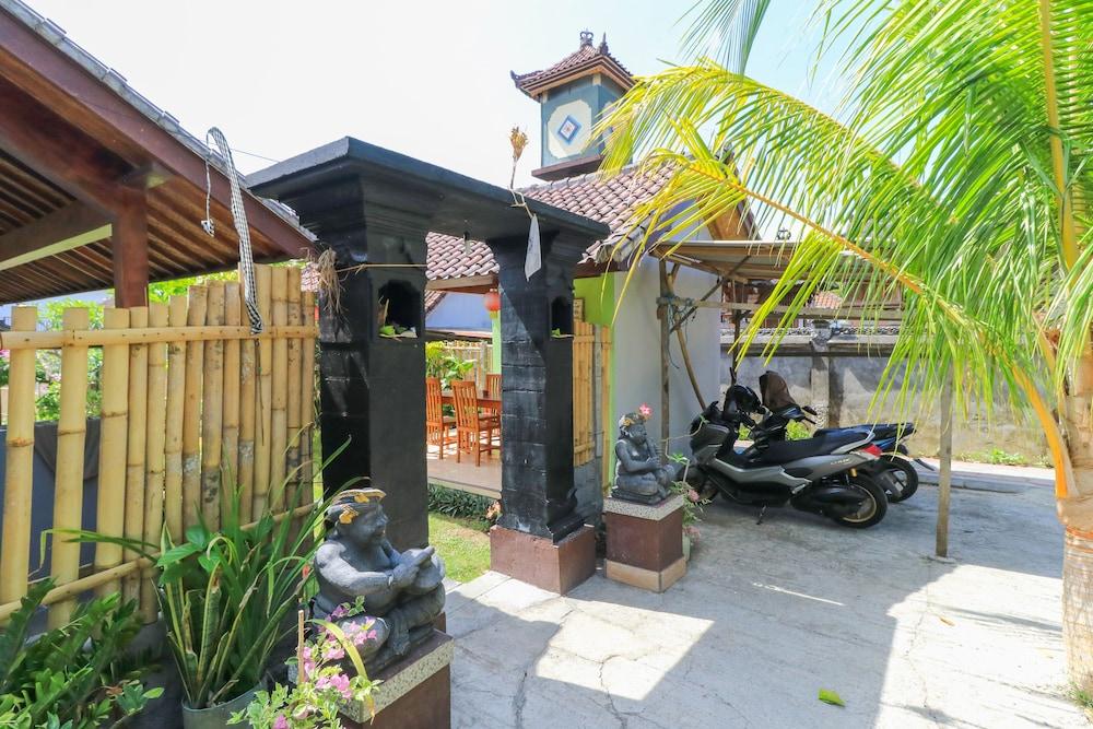 Kompyang Rai Guest House Exterior