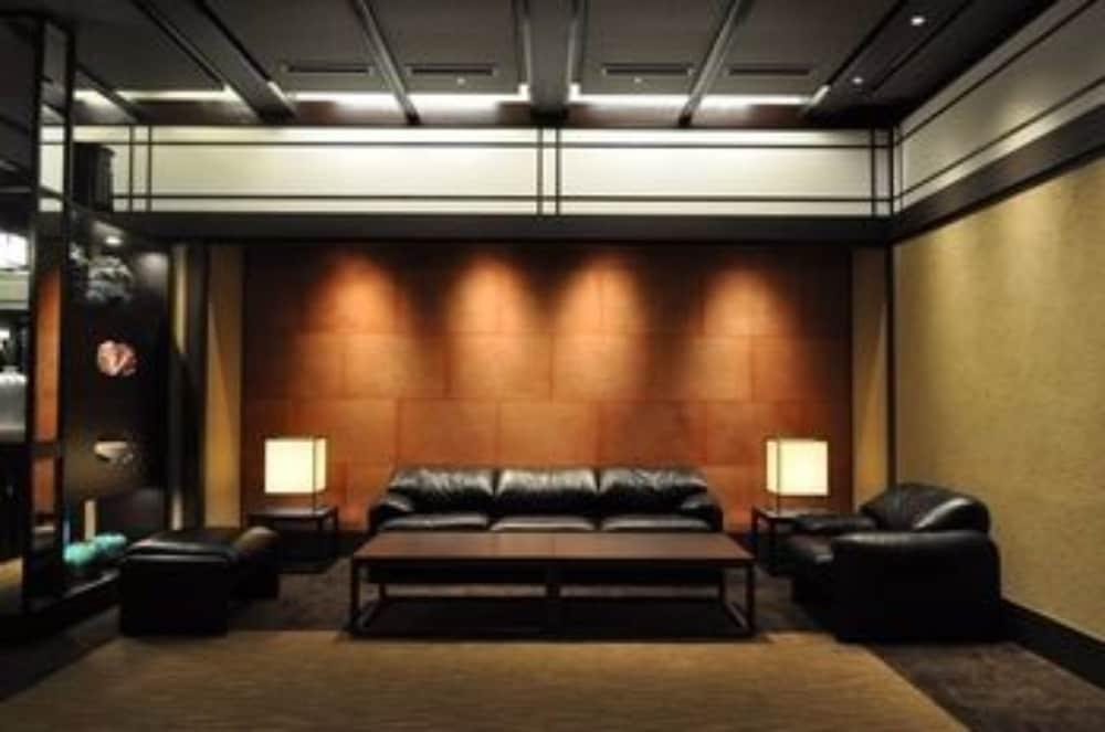 Sekizenkan Lobby Sitting Area