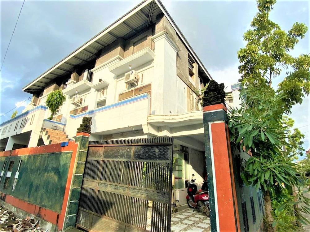 Buntusu Guest House Exterior