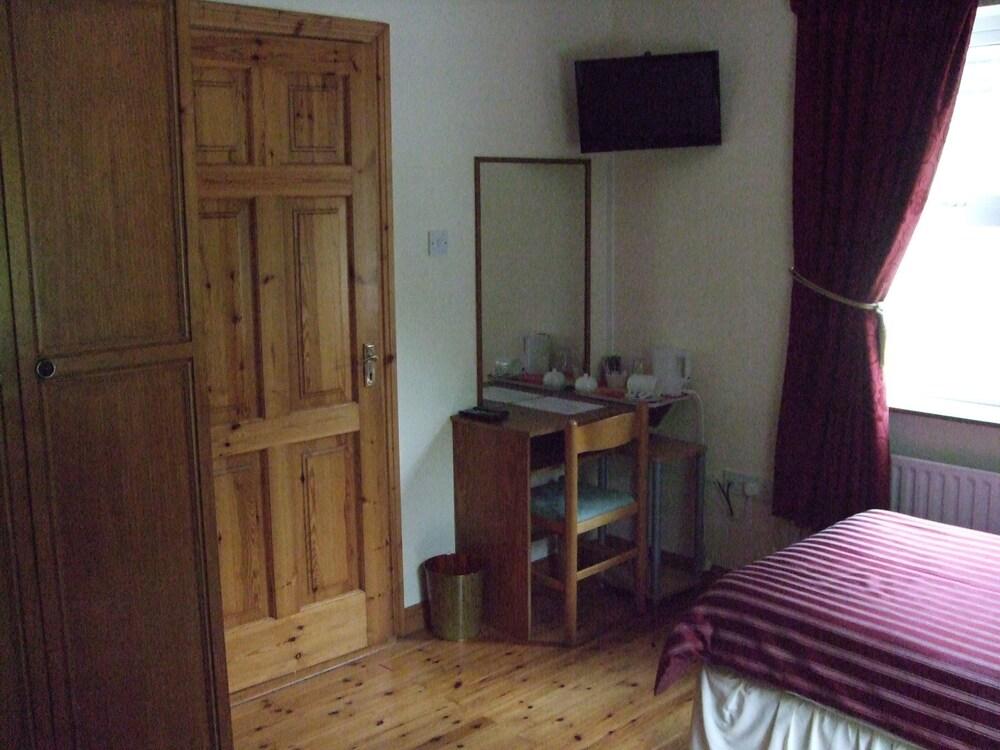 جلوكا مورا بي آند بي غرفة