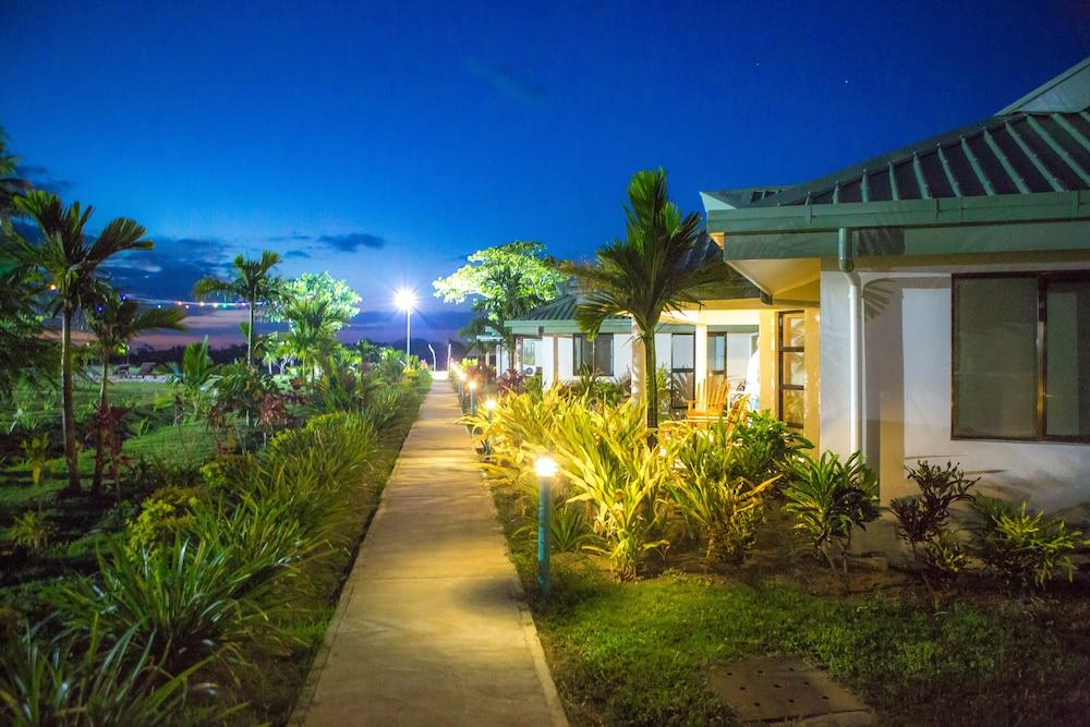 Bayview Cove Resort Exterior