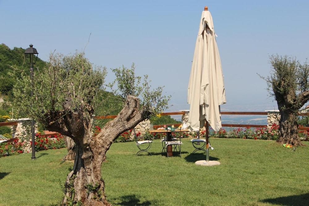 B&B I 4 Sentieri Property Grounds