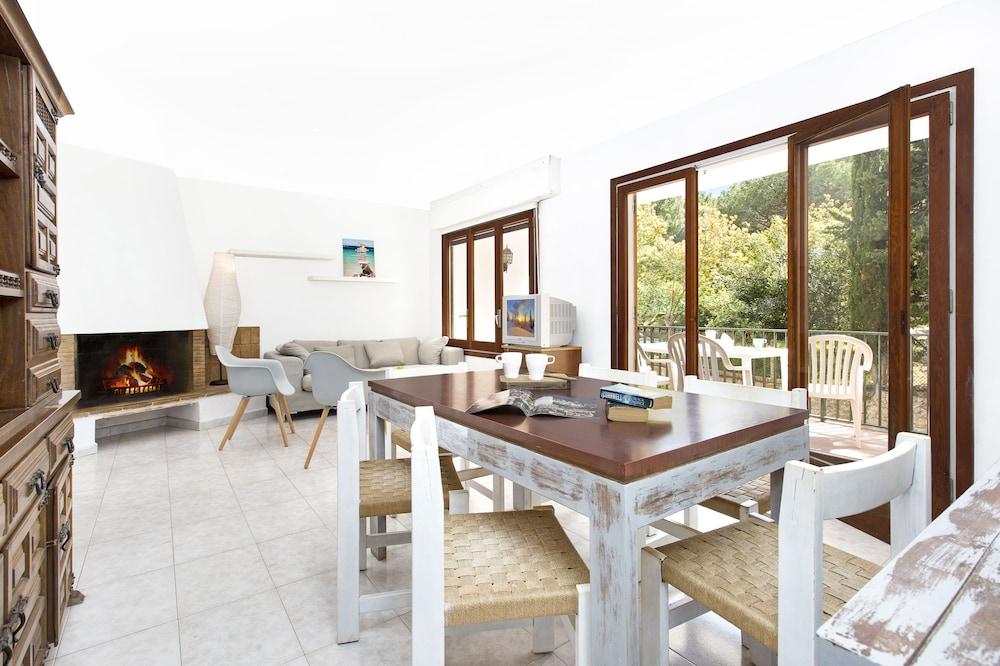 Apartment Orenetas 12 Featured Image
