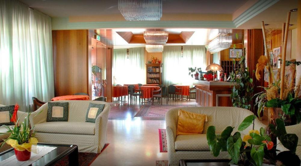 هوتل ريجوليتو