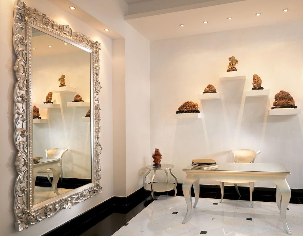 أوت أوف ذا بلو ٔومل جمن كلسيف ريزورت آند سبا الردهة