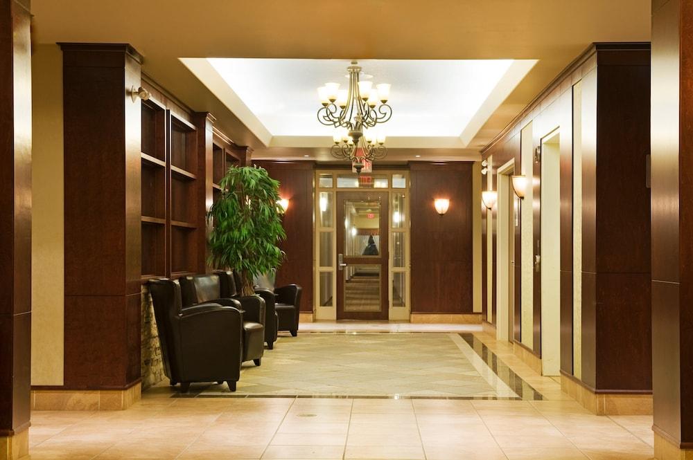 هوليداي إن هوتل آند سويتس لويدمينستر بي آيتش جي المنطقة الخارجية