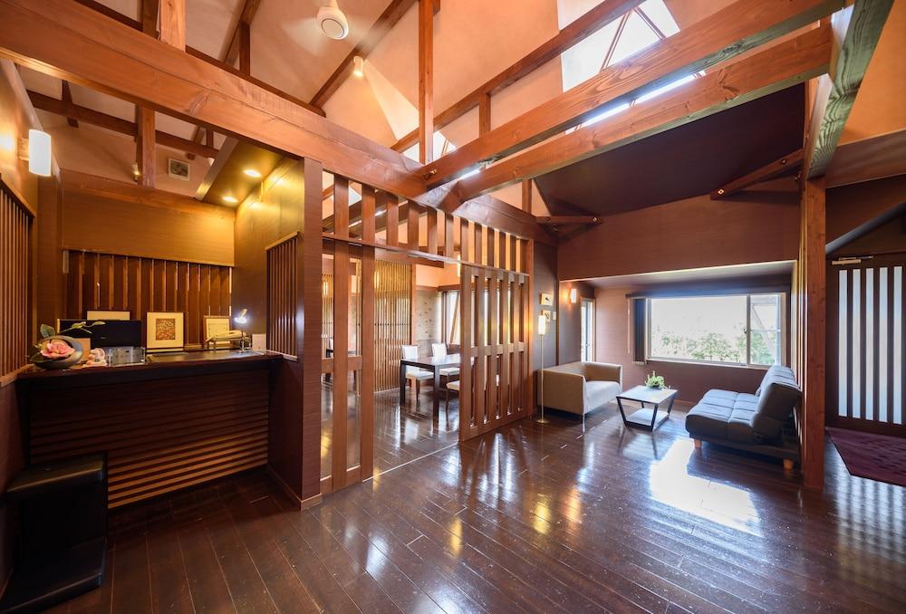 Yufuin Jiyukan Reception