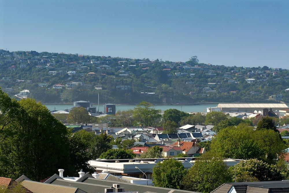 Bluestone On George Exterior