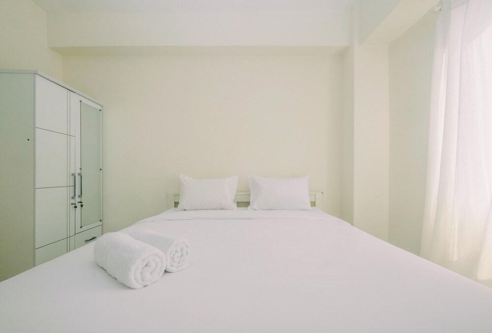 Best Location 2Br Apartment At Podomoro Golf View With Modern Design By Travelio Room