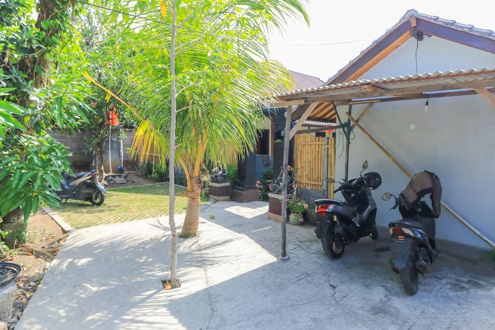 Kompyang Rai Guest House Exterior
