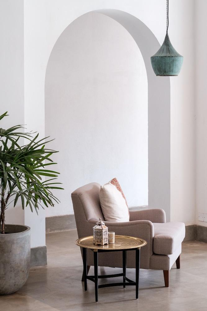 Fort Bazaar Lobby Sitting Area