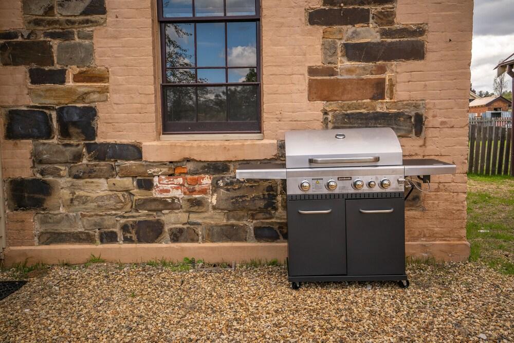 Post Office Residence BBQ/Picnic Area