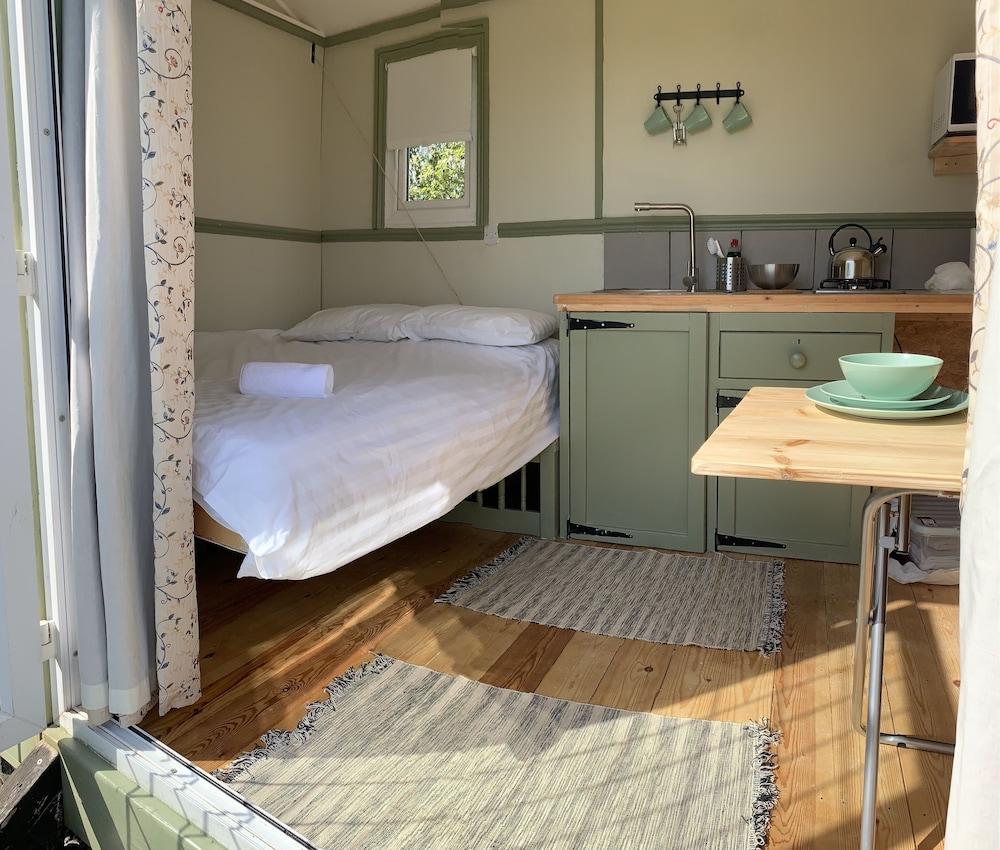 Hillcrest Hut Room