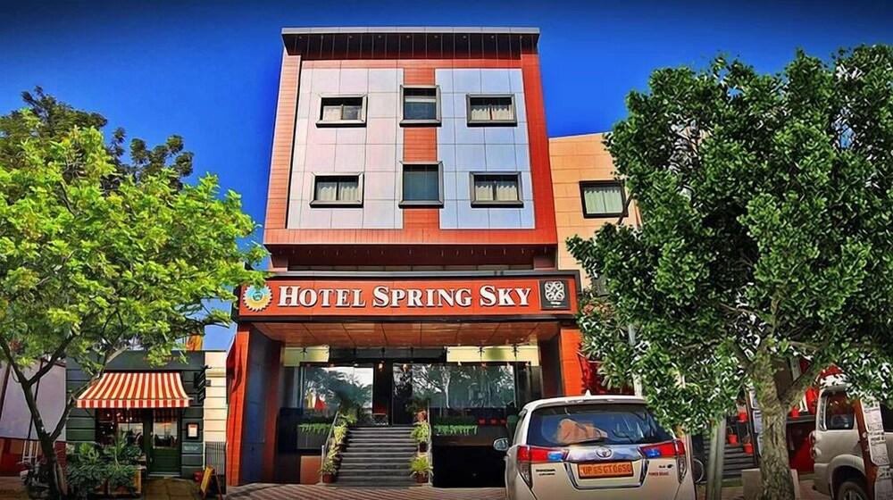 سبرينج سكاي موجالساراي باي شريجو هوتلز