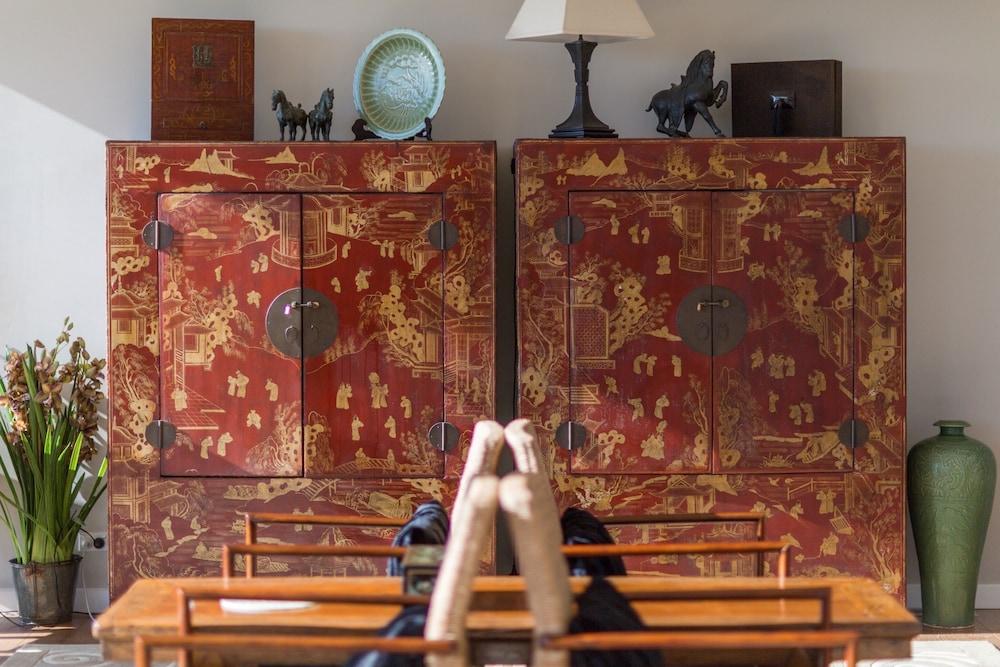 Dragonfly Lodge Interior