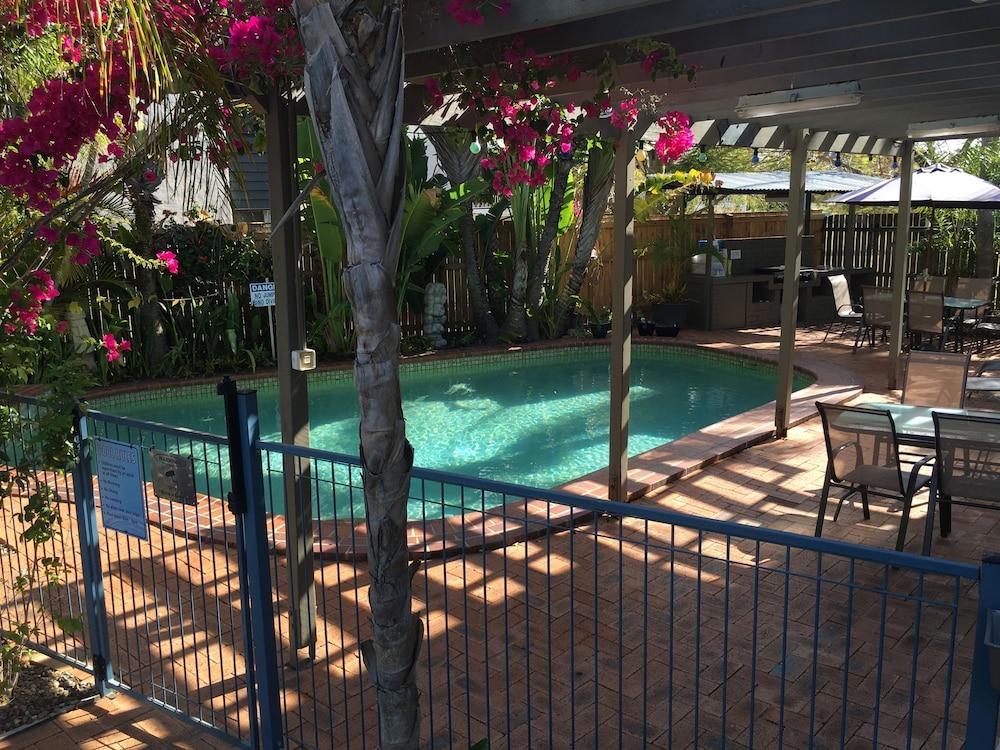 كوكونت بالمز أون ذا باي حمام سباحة مكشوف