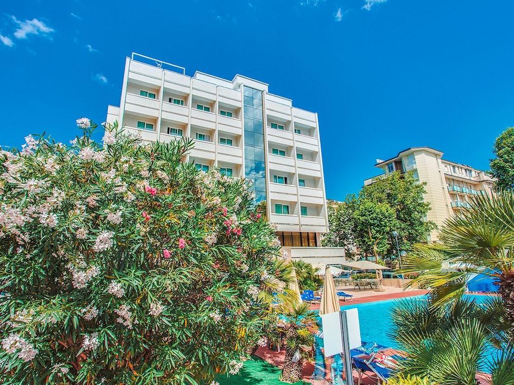 هوتل أمبشاياتوري المنطقة الخارجية