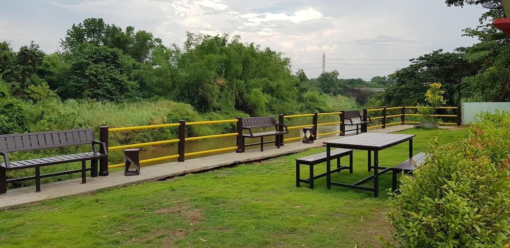 بانسري فاميلي