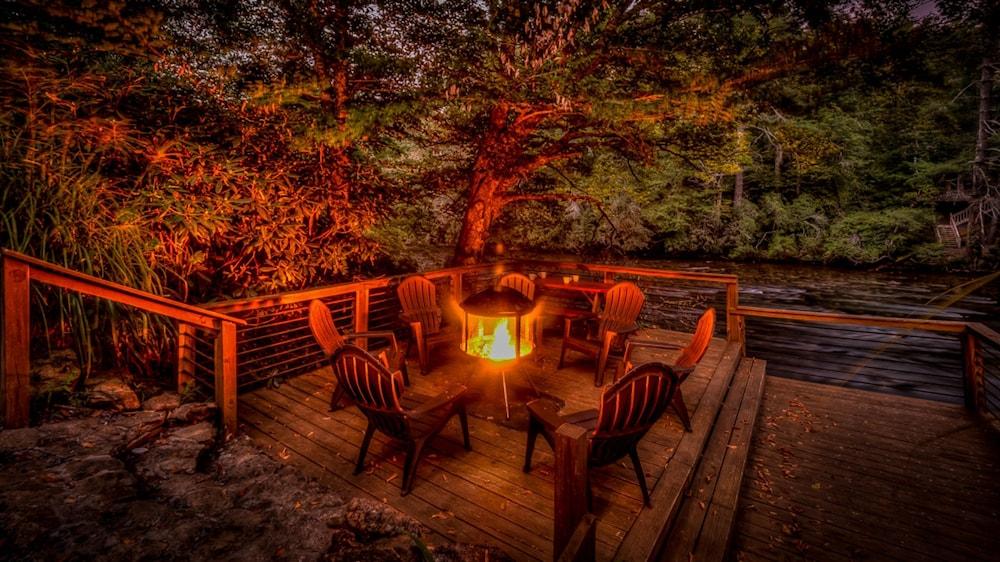 Toccoa Lookout Cottage by Escape to Blue Ridge Exterior