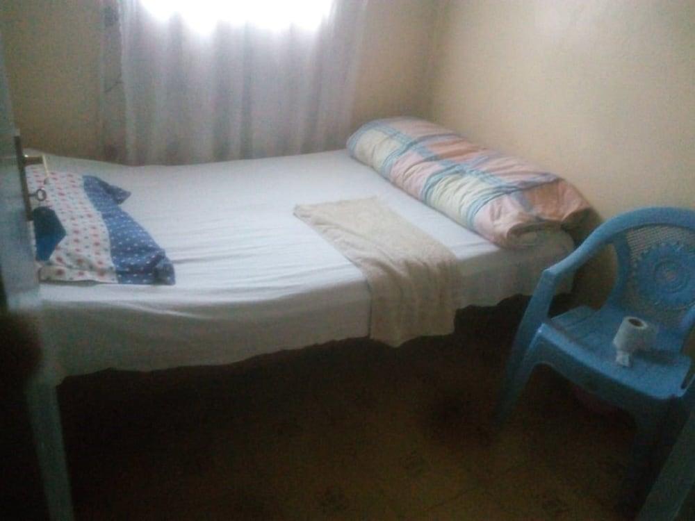 نيبز جيست رومز غرفة