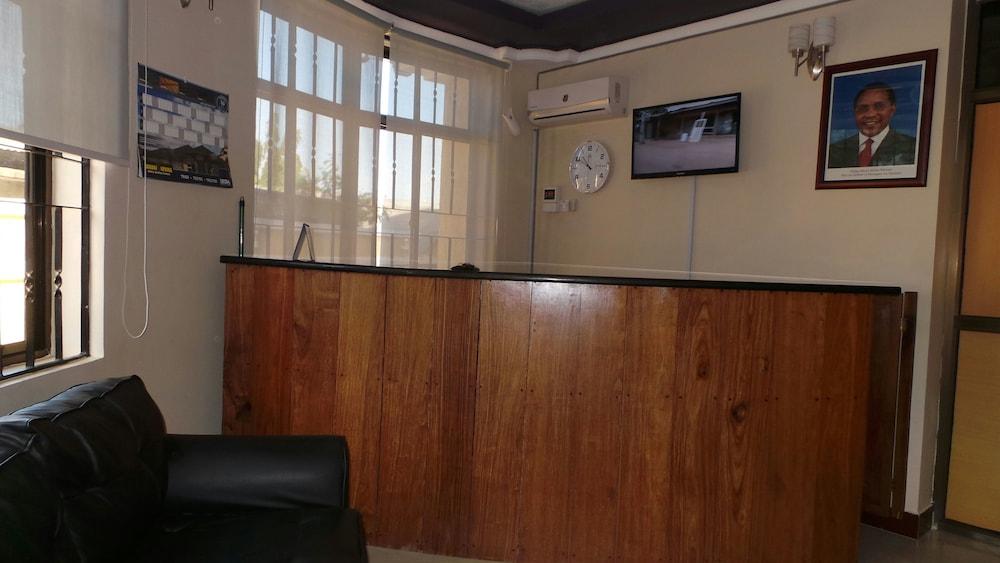 فاهاري هوتل