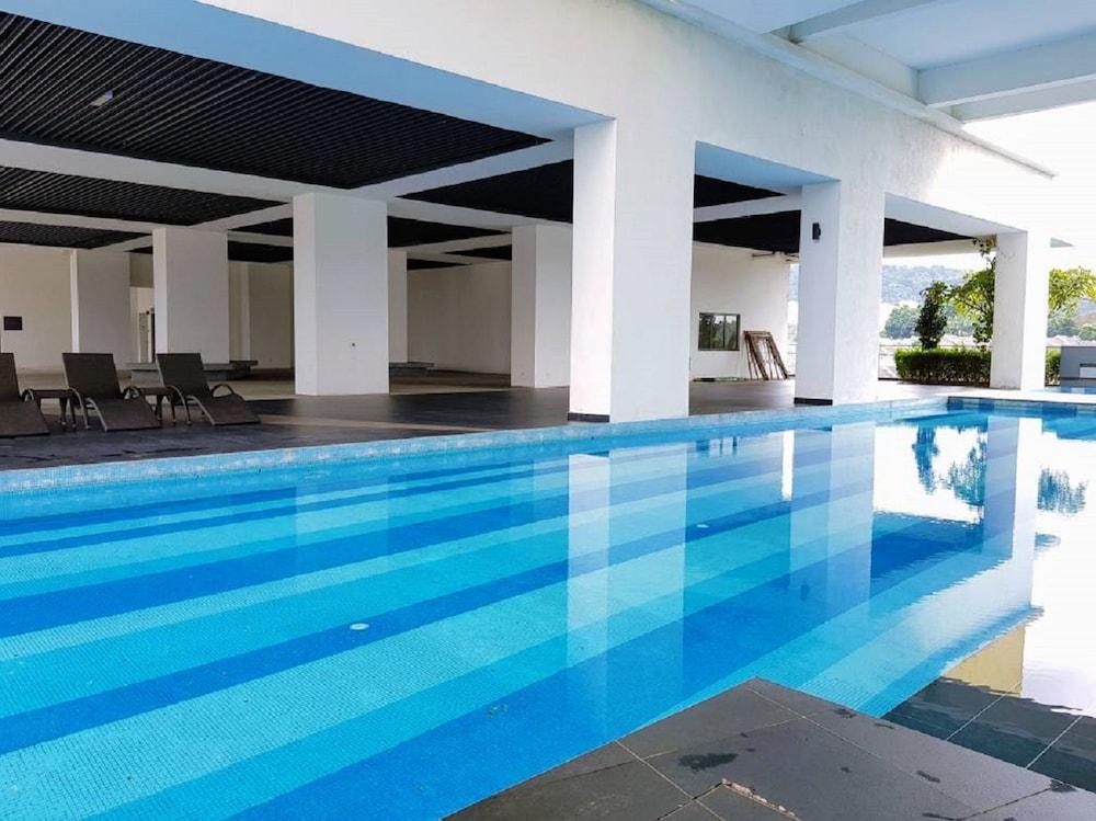 Setiawalk by TL Outdoor Pool