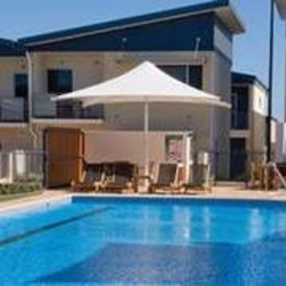 برودووتر مارينر ريزورت المنطقة المحيطة بالمنشأة