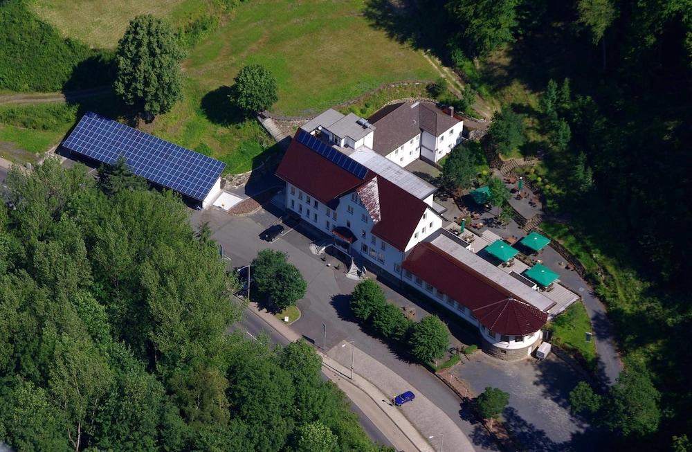 هوتل آم بيرجبارك نويه دروسيل أخرى