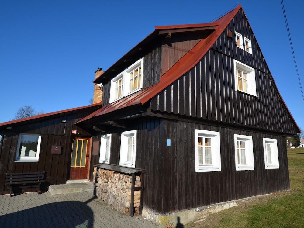 Authentic Log Cabin With Fireplace, Only 300m to the Ski Slope, Unobstructed View Exterior