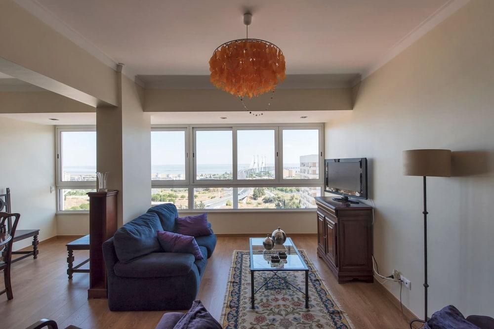 أفيو تو ذا ريفر تيجو آي بي جي هوم